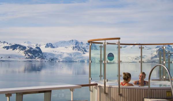 AURORA hot spa on deck women
