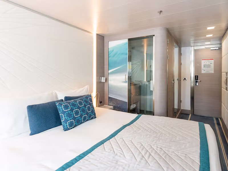 DELUXE STATEROOM Deck 3 Bathroom view - Le Lyrial Ponant image