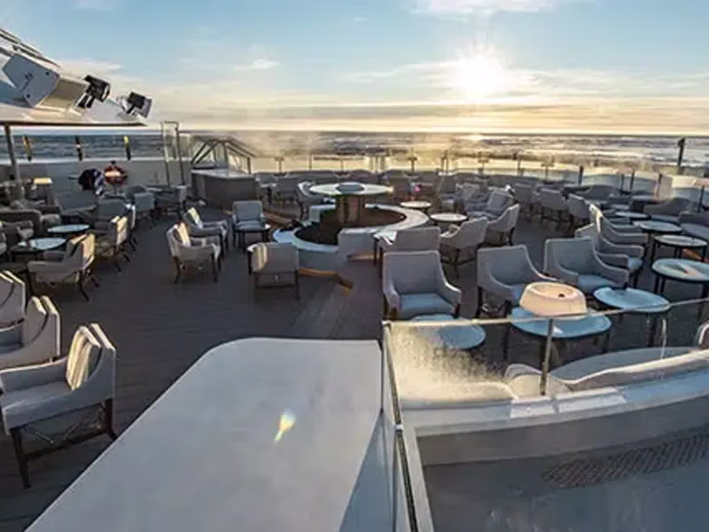 LE-COMMANDANT-CHARCOT-dining options image