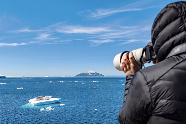 WORLD TRAVELLER - Photographers Atlas Ocean Voyages