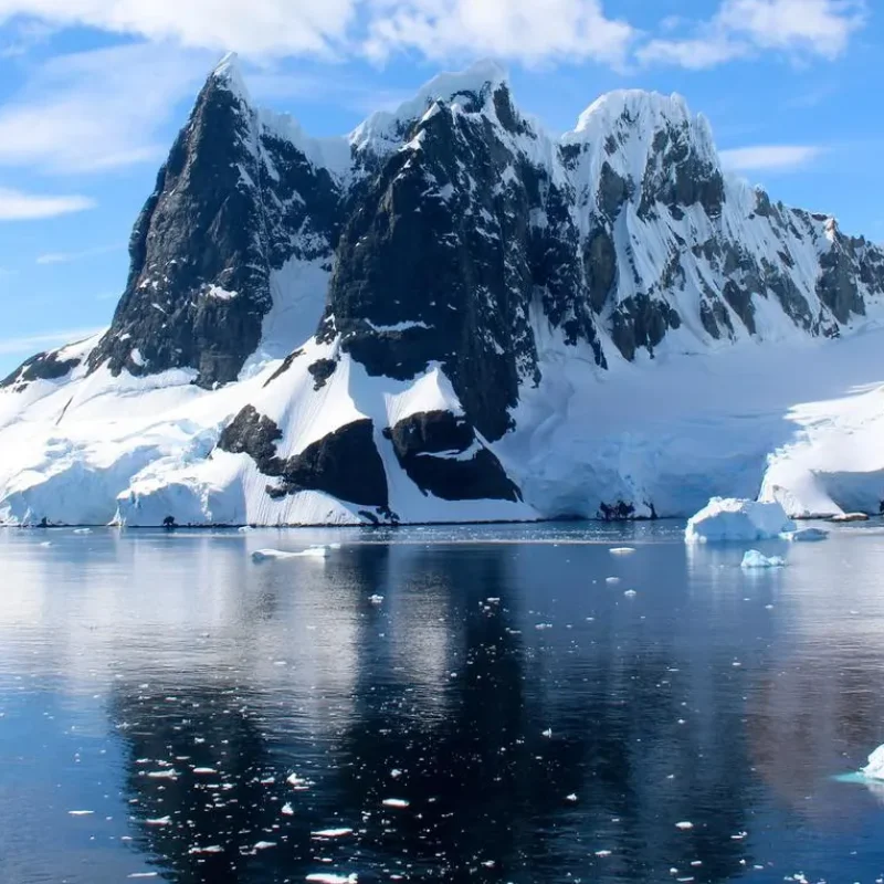 ANTARCTICA_BOAT_CRUISES_SLIDER_IMAGE_ICEBERG_SILVER_WIND