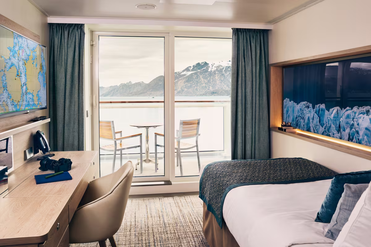 Category Solo B Lounge Deck-NATIONAL GEOGRAPHIC RESOLUTION Cabins