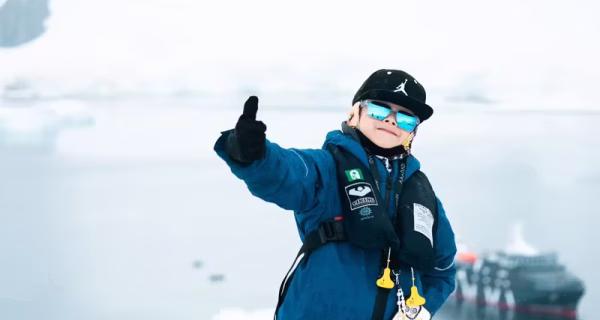 FALKLAND ISLANDS kid thumbs up Antractica 21