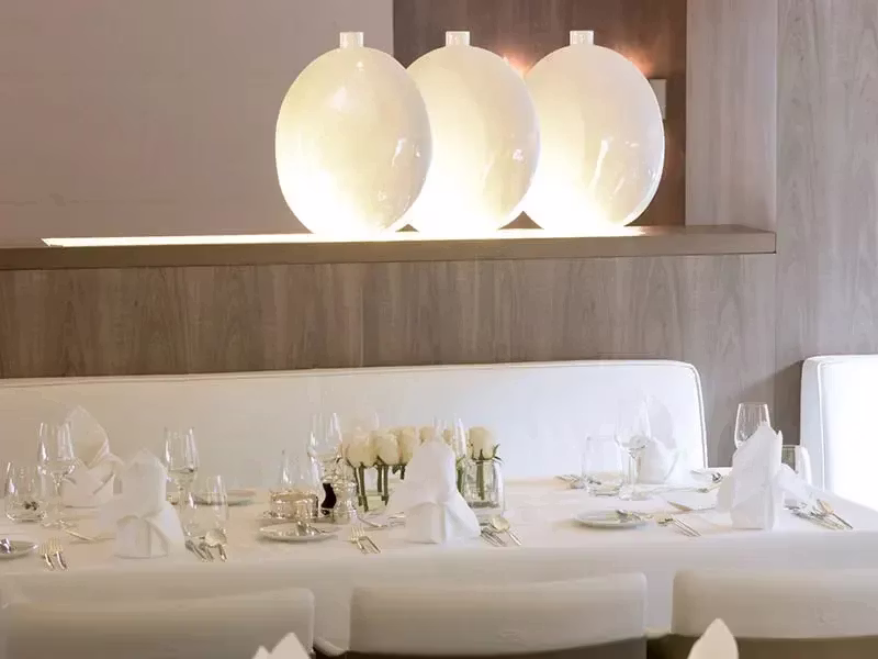 LE-BOREAL-dining-restaurant-deck copy