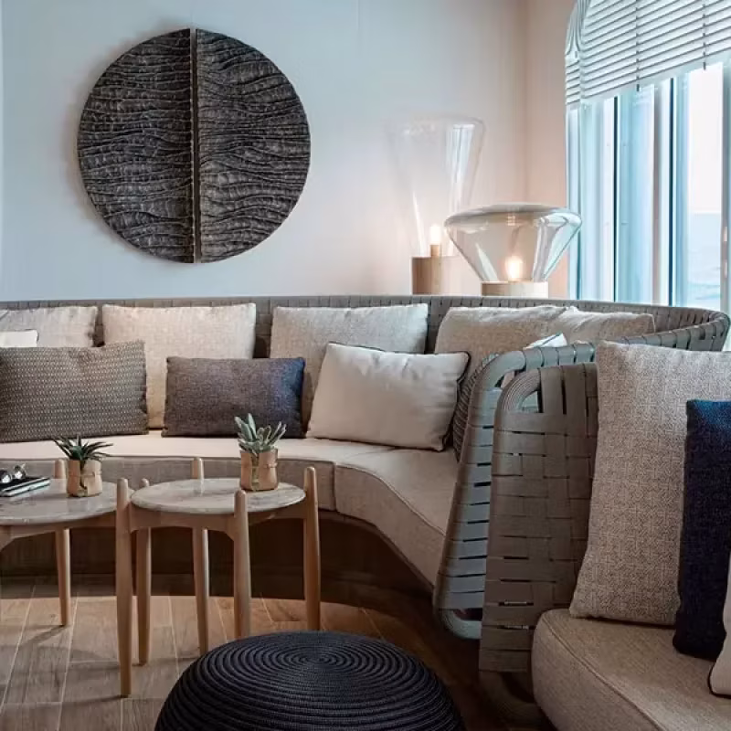 LE-SOLEAL-LIFE ON BOARD