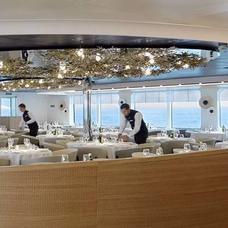 LE-SOLEAL-dining-options