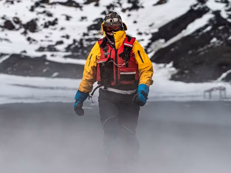 MS ROALD AMUNDSEN parka yellow jacket FAQs