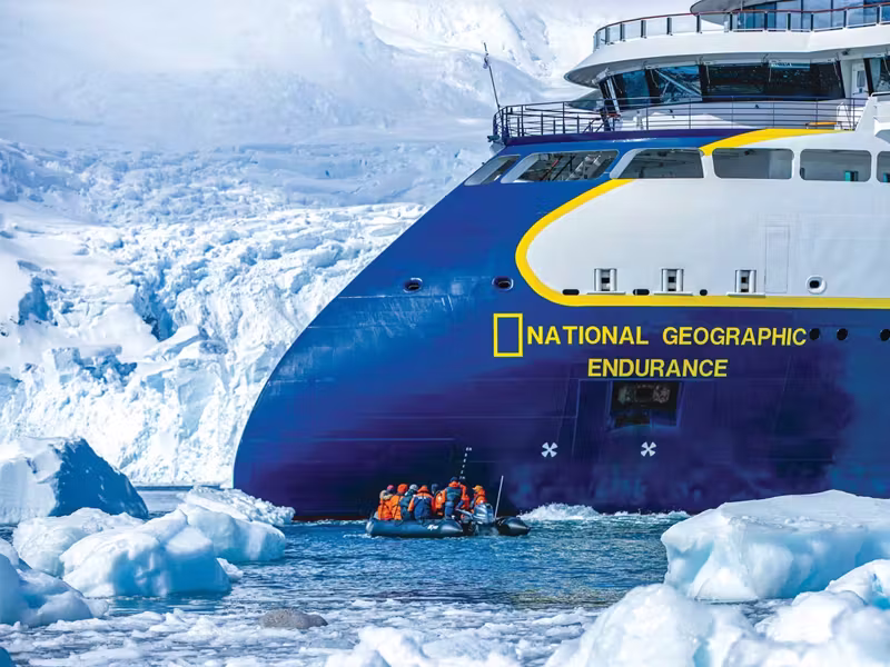 NATIONAL GEOGRAPHIC ENDURANCE bow view image NATIONAL GEOGRAPHIC ENDURANCE bow view image