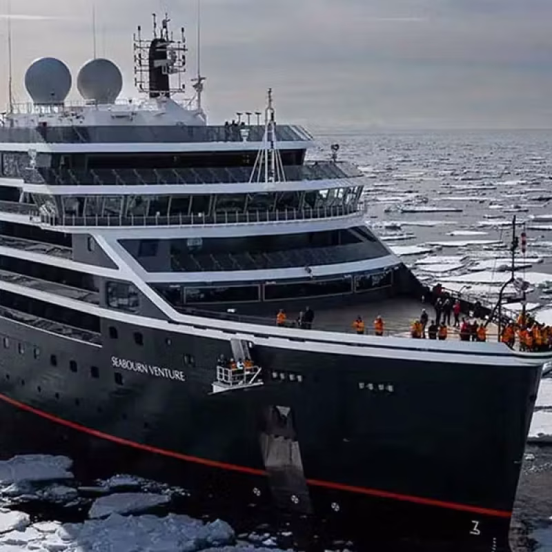 SEABOURN PURSUIT Itineraries bow view close up
