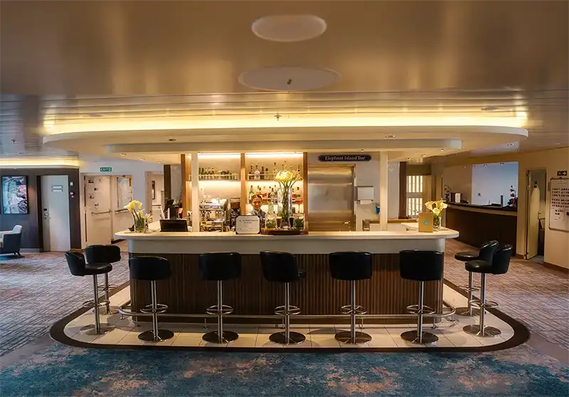 The_Sylvia_Earle_Bar_Antarctica_Cruise_800px The_Sylvia_Earle_Bar_Antarctica_Cruise_800px