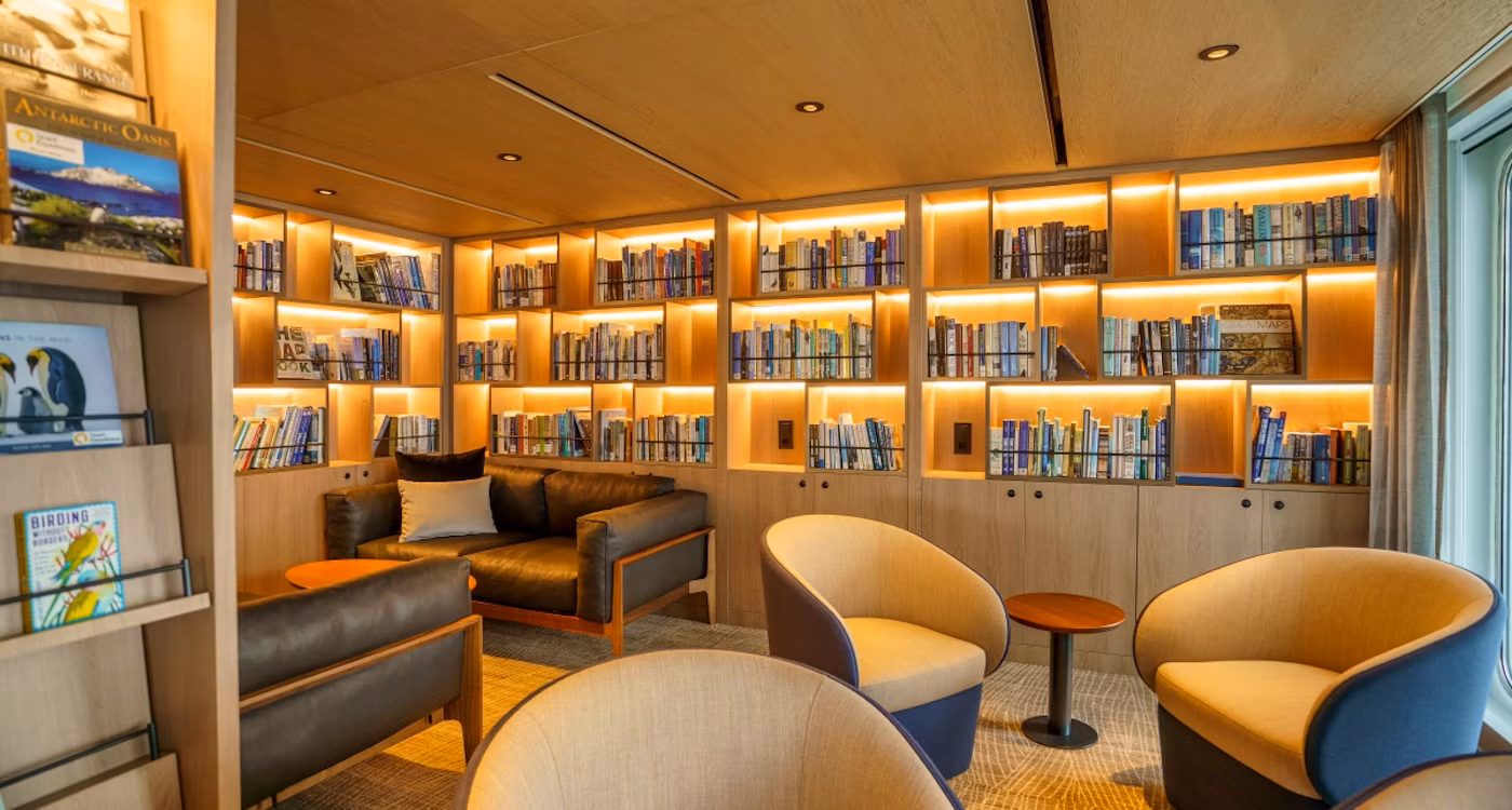 QUARK_EXPEDITIONS_ULTRAMARINE_LIBRARY