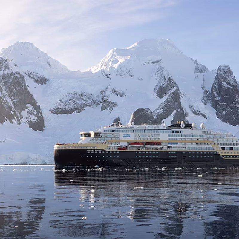 Antarctica_Lemaire_Channel_MS_Fridtjof_Nansen_HX_44945_Photo_Espen_Mills