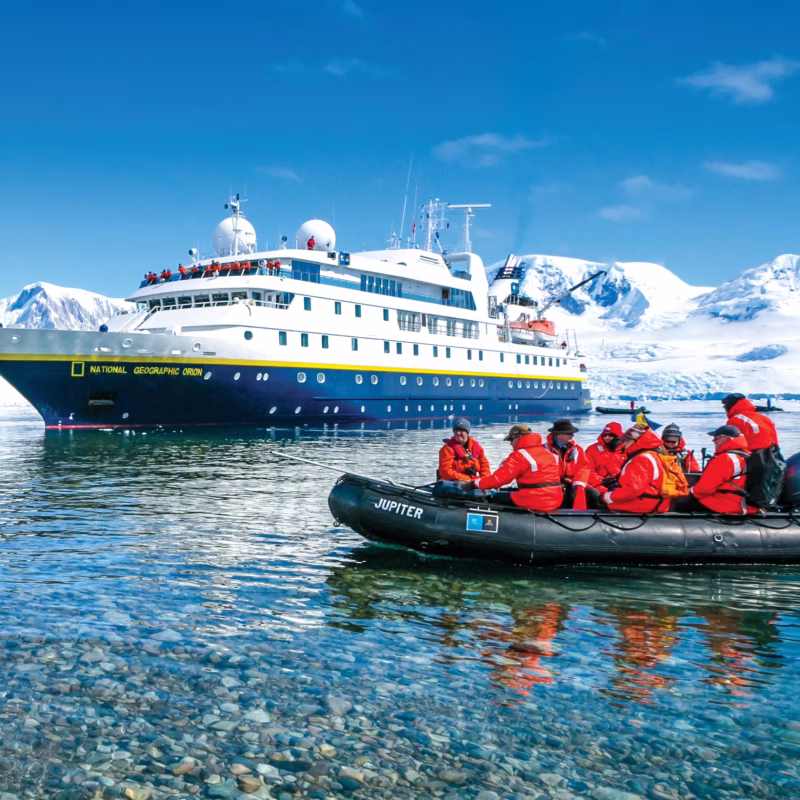 Fly & Cruise Express Tour_Antarctica_National_Geographic_Orion