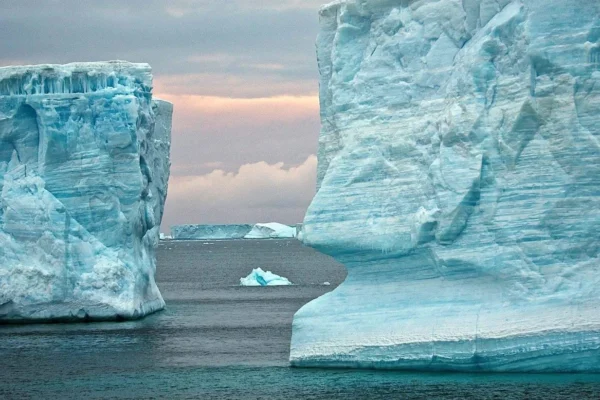 DRAKE PASSAGE ANTARCTICA